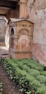 Aedicula Larari Peristil Casa Poeta Tragic Pompeia