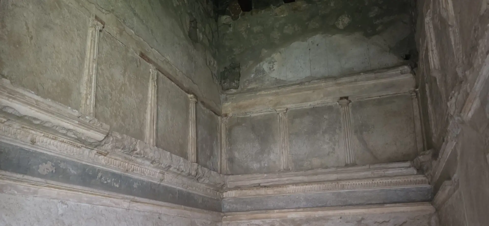 Detall columnes Casa de la Nau Europa Pompeia